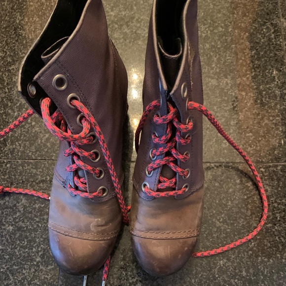 Sorel Winter Boots - Picture 1 of 2